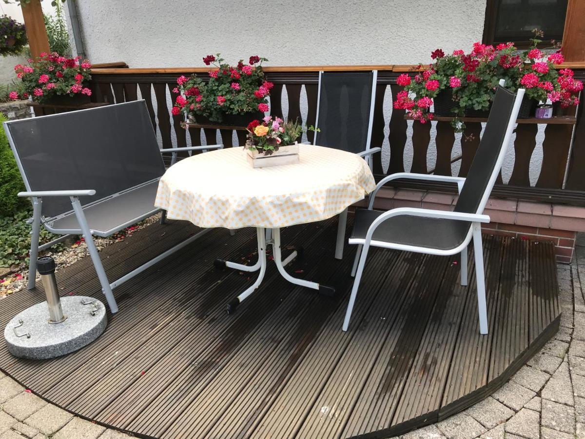 Monteur-/Und Ferienwohnung Diehl Аслар Екстер'єр фото